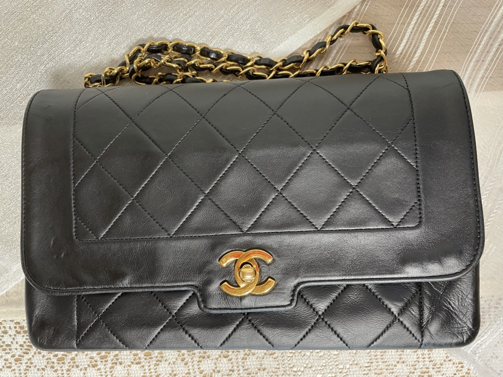 シャネル　マトラッセチェーンバッグ　正面（リペア後）