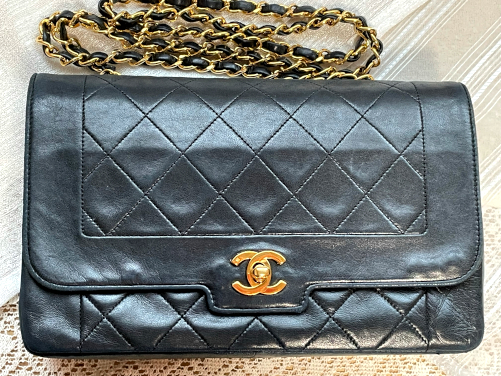 CHANELマトラッセチェーンバッグ